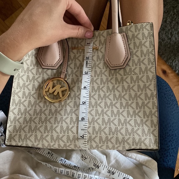 Michael Kors messenger bag - Picture 9 of 9